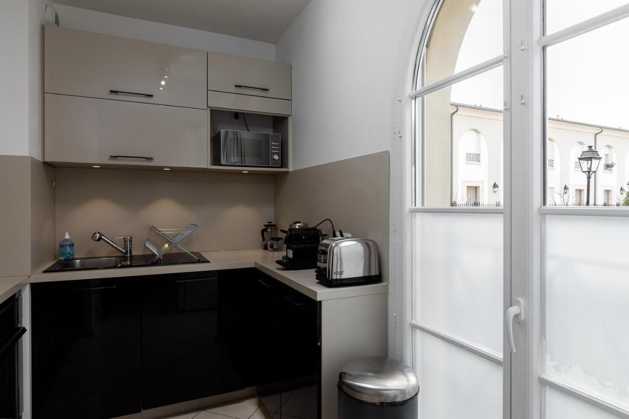 Apartment 2 Bedroomed Near Disneyland Paris With Garden Parking At เซร์ริส ภายนอก รูปภาพ