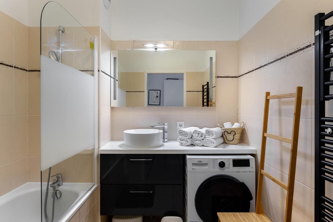 Apartment 2 Bedroomed Near Disneyland Paris With Garden Parking At เซร์ริส ภายนอก รูปภาพ